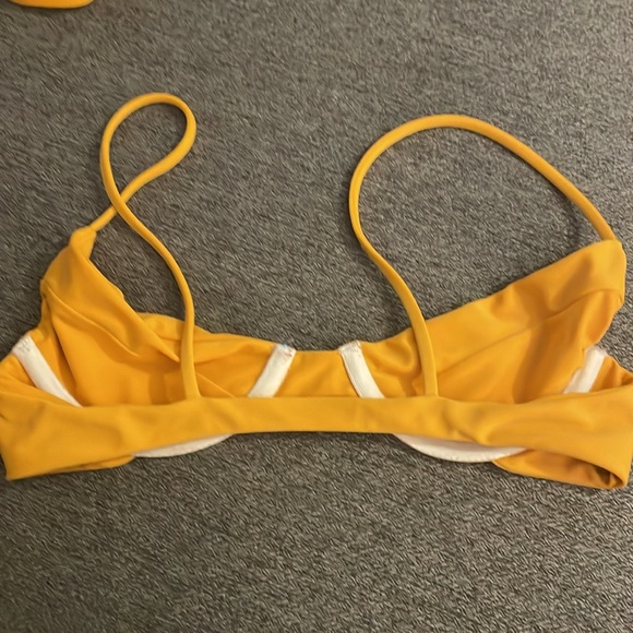 Small Benoa Top - Picture 2 of 3